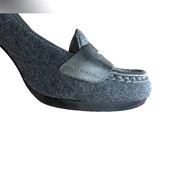 Anne Klein silver and grey wool and leather platform heels. Womens 7.5M - Picture 2 of 8